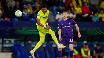 Johan Mojica durante un partido de Villarreal por Conference League.