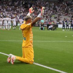 Keylor Navas se viste de héroe