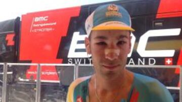 Así quedó Nibali. Por la tarde subió al podio con gafas.