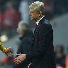 Bayern Legend Kahn: Arsenal are not taking Wenger seriously