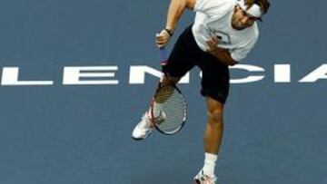 Ferrer saca adelante un duro partido ante García López