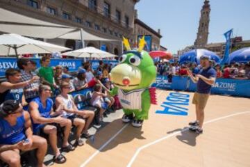 Zaragoza se engalana y disfruta al máximo con el NBA Zone