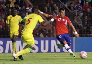 Senegal, 2013: El primer partido en la era Sampaoli fue ante los africanos en La Serena. Chile venció por 2-1. 