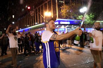 Oakland celebra el título de los Warriors