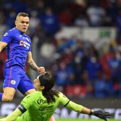 El gol de Rodríguez que causó polémica en las redes sociales