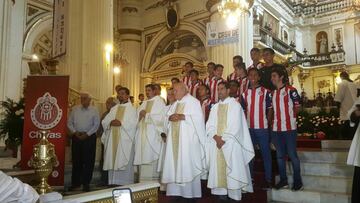 La Catedral de la ciudad de Guadalajara fue el lugar donde se ofici&oacute; la misa para conmemorar los 111 a&ntilde;os de vida de Chivas.