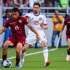 Diego Valdés sale lesionado del juego eliminatorio frente a Venezuela