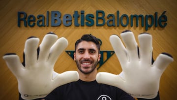 Rui Silva posa para As en la Ciudad Deportiva del Betis.