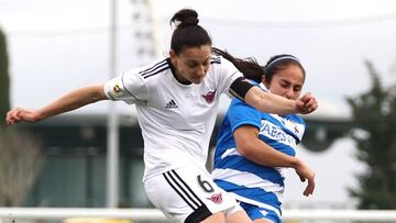 La centrocampista francesa del CD Tacón, Aurélie Kaci, durante el partido ante al Deportivo La Coruña este domingo en la jornada 22 de La Liga Iberdrola.