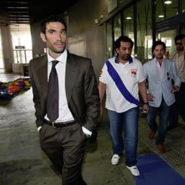 Al Thani vs Voulgaris, modelos antagónicos: caos y crecimiento