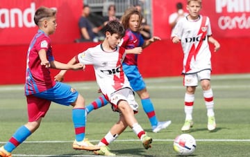 Caye de la Red, jugador del Rayo, durante el partido ante el Barça.