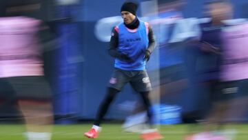 27/11/21 
 ENTRENAMIENTO 
 RCD Espanyol 
 Raul de Tomas (11) RCD Espanyol