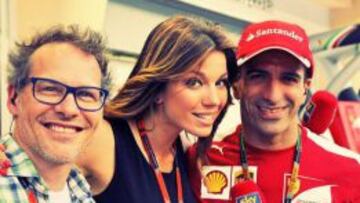 Villeneuve junto a Federica Masolin, de Sky Italia, y Marc Gen&eacute;.