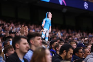 No fue la eliminatoria de Erling Haaland que se fue con la victoria de su equipo pero sin marcar un solo gol. Aun así la figura del jugador noruego estuvo muy presente en las gradas. 