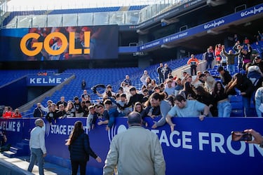 Así se actúa ante una avalancha en un estadio de LaLiga