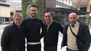 Mauricio Pinilla podría seguir su carrera en México.