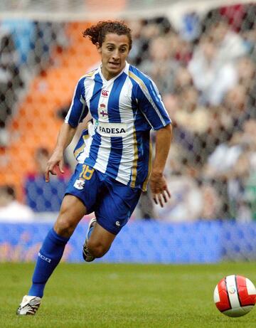 El “Principito” fichó en 2007 con el Deportivo La Coruña. Su aventura europea arrancó en agosto de ese año cuando inició de titular en un partido contra el Almería.