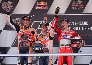 El GP España 2017 fue una fiesta para el motociclismo español con la victoria de Dani Pedrosa delante de Marc Márquez y el regreso de Jorge Lorenzo al 'cajón' en Jerez.