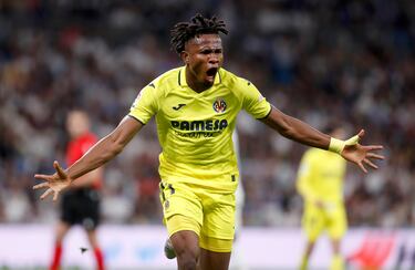 Chukwueze celebra el empate de su equipo.