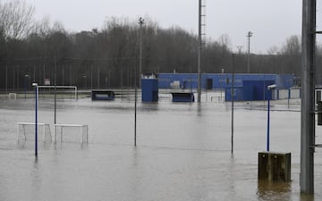 El Real Oviedo no ha podido entrenarse hoy en El Requexón debido a las inundaciones en la ciudad deportiva causadas por las continuas lluvias de estos días en Asturias.