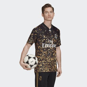 Los Blancos, along with their sponsor Adidas, have launched a new limited edition shirt which will be seen on video game FIFA 20. The key detail is the gold confetti style on a black background. This will not be used by the first team for an official matc