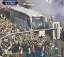 Pasan los años e impresiona como el primer día: la llegada del bus del Madrid