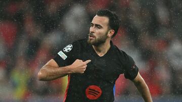 Barcelona's Spanish defender #24 Eric Garcia celebrates scoring his team's fourth goal during the UEFA Champions League, league phase football match between SL Benfica and FC Barcelona at Luz stadium in Lisbon on January 21, 2025. (Photo by PATRICIA DE MELO MOREIRA / AFP)
