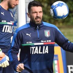 Italia celebra los 1000 partidos de Buffon: "No jugaré mil más..."