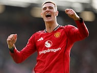 Bruno Fernandes and Benjamin Sesko found the net as United came from behind to beat 10-man Palace at Old Trafford.