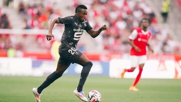 Gómez debuta con el Rennes.