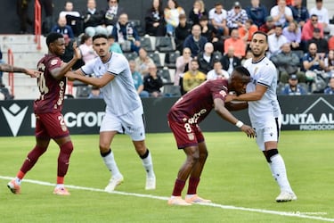 Aprobados y suspensos: los hombres de Paco detienen al Ceuta