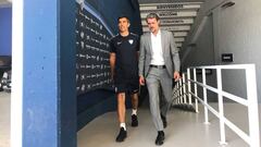 Juan Ram&oacute;n Mu&ntilde;iz y Jos&eacute; Luis P&eacute;rez Caminero, este lunes antes del primer entrenamiento del M&aacute;laga.