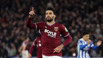 FILE PHOTO: Soccer Football - Premier League - West Ham United v Brighton & Hove Albion - London Stadium, London, Britain - December 30, 2025 West Ham United's Lucas Paqueta celebrates scoring their second goal Action Images via Reuters/John Sibley EDITORIAL USE ONLY. NO USE WITH UNAUTHORIZED AUDIO, VIDEO, DATA, FIXTURE LISTS, CLUB/LEAGUE LOGOS OR 'LIVE' SERVICES. ONLINE IN-MATCH USE LIMITED TO 120 IMAGES, NO VIDEO EMULATION. NO USE IN BETTING, GAMES OR SINGLE CLUB/LEAGUE/PLAYER PUBLICATIONS. PLEASE CONTACT YOUR ACCOUNT REPRESENTATIVE FOR FURTHER DETAILS../File Photo