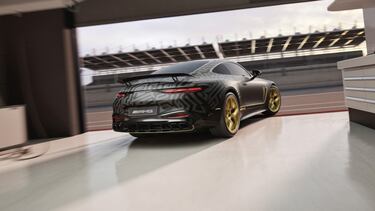 El auto especial de Mercedes-AMG para la película de F1 con Brad Pitt