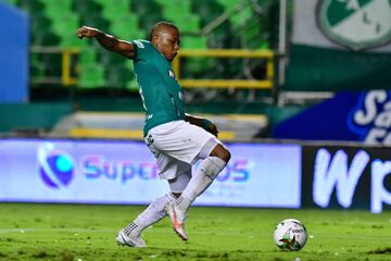 Deportivo Cali y Millonarios protagonizaron el regreso de la Liga Betplay tras el parón por la pandemia de COVID-19. El encuentro terminó en empate 1-1 y en la primera parte tuvo que ser suspendido por una Tormenta Eléctrica.
