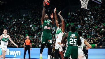 Panathinaikos' Mathias Lessort (L) and Zalgiris Kaunas' Moses Wright (R) in action during the Euroleague basketball match between Panathinaikos AKTOR Athens and Zalgiris Kaunas, in Athens, Greece, 12 March 2026.