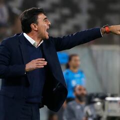 El refuerzo que aún decepciona a Quinteros en Colo Colo: “No lo veo bien”