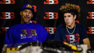 LaVar Ball y su hijo pequeño LiAngelo.