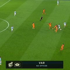 El Valencia pide a la FEF el audio del VOR en el gol de Aspas