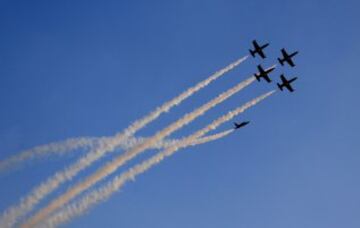 Acrobacias de los aviones L-39 Albatross del equipo Latvian Baltic Bees.