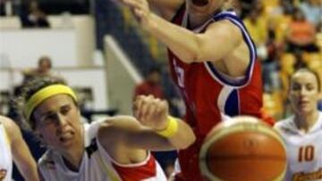 <b>NO PUDO SER.</b> Aunque Amaya Valdemoro terminó con 21 puntos en su haber, no fue suficiente para superar a las torres rusas como María Stepanova, quien encestó 14 puntos, capturó 10 rebotes (cinco en defensa y cinco en ataque) y puso un tapón.