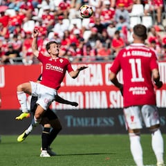 Pablo Larrea refuerza el doble pivote