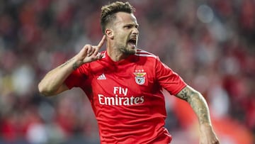 Seferovic celebra un gol con el Benfica.