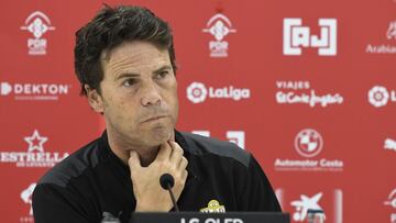 Rubi, entrenador del Almer&iacute;a, durante una rueda de prensa.