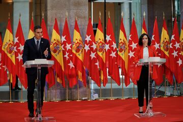 Sólo se han celebrado dos reuniones bilaterales entre Sánchez y Ayuso: la llamada cumbre de las banderas, celebrada en la Puerta del Sol en octubre de 2020, y donde las banderas de España y de la Comunidad de Madrid casi tapan a los dos protagonistas.