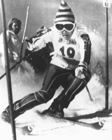 Paco Fernández Ochoa es el único español en conseguir una medalla de oro, en los Juegos Olímpicos de Sapporo 1972 en la especialidad de eslalon especial. Además, obtuvo un bronce en el Campeonato del Mundo de St. Moritz en 1974.