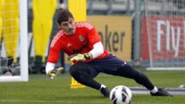 Casillas, durante un entrenamiento con el Madrid.