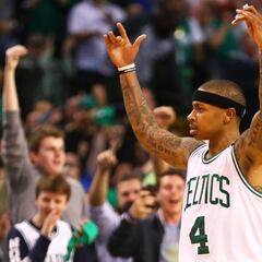 Un legendario Isaiah Thomas (53) pone el 2-0 para los Celtics