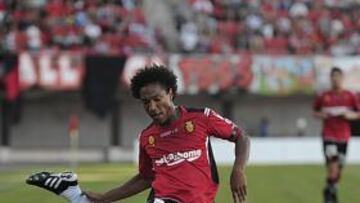 <b>JUGÓ TODO. </b>De Guzman, en un partido con el Mallorca.