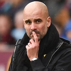 Guardiola no olvida la 'pulla' de Gary Neville y le replica
